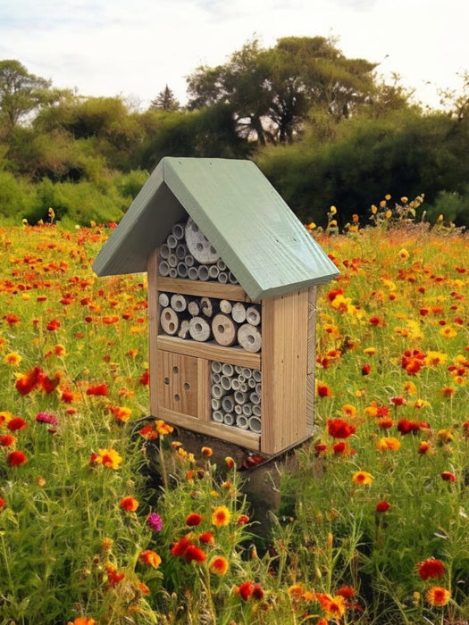 BUG-Buzzing Small Solitary Bee Hotel