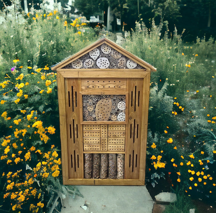 Titan Giant Feature Bug Hotel