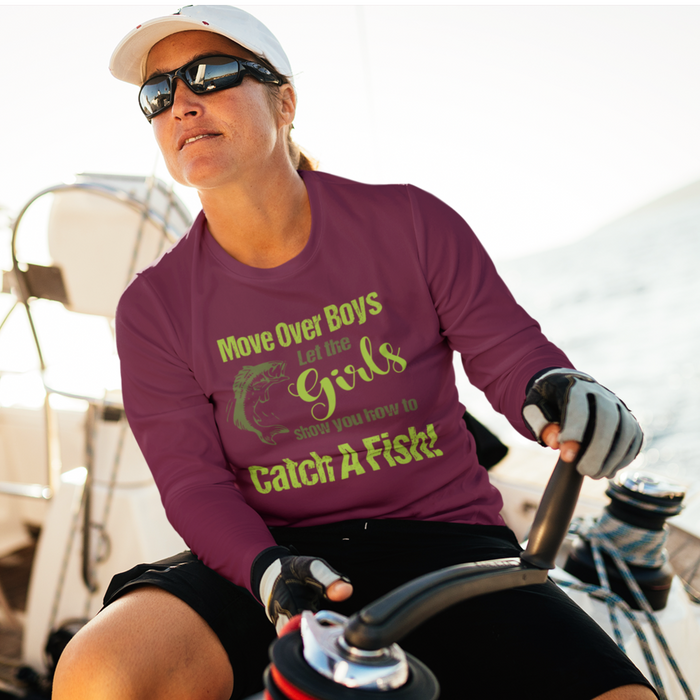 Move over Boys, let the girls who you how to catch a fish! Fishing Humour T-shirt